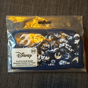 NWT Star Wars Face Mask (M)